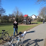 ...wo sich der öffentliche Kinderspielplatz anschließt.